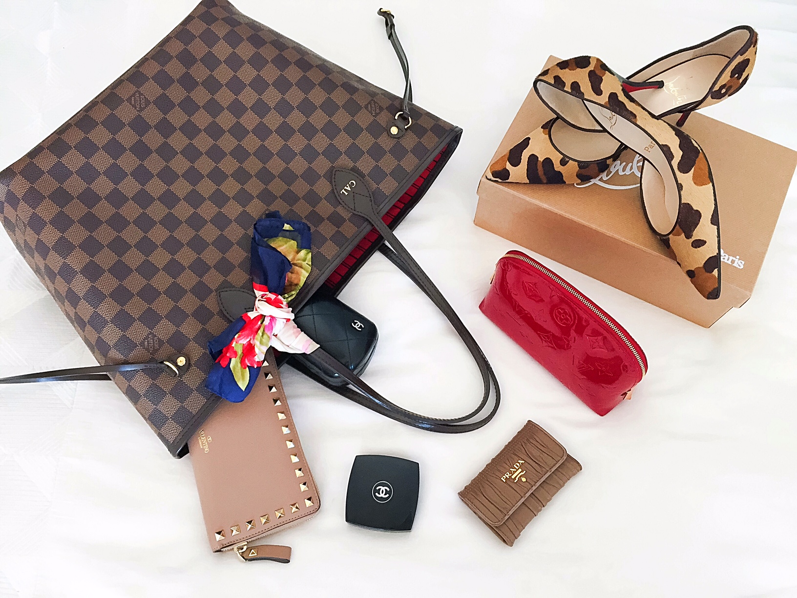 LV Neverfull MM bag review, What's in My Bag